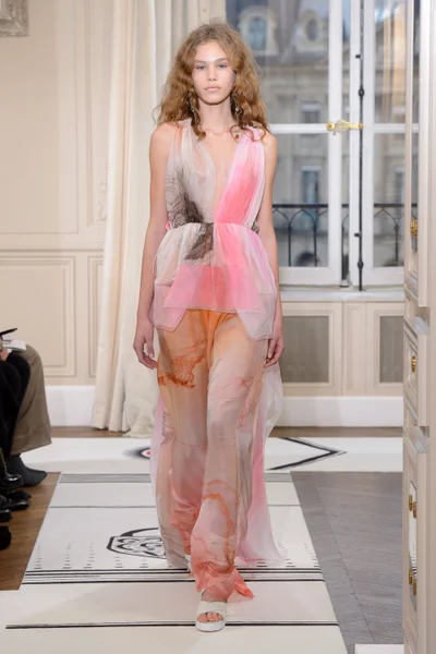 Look 24
